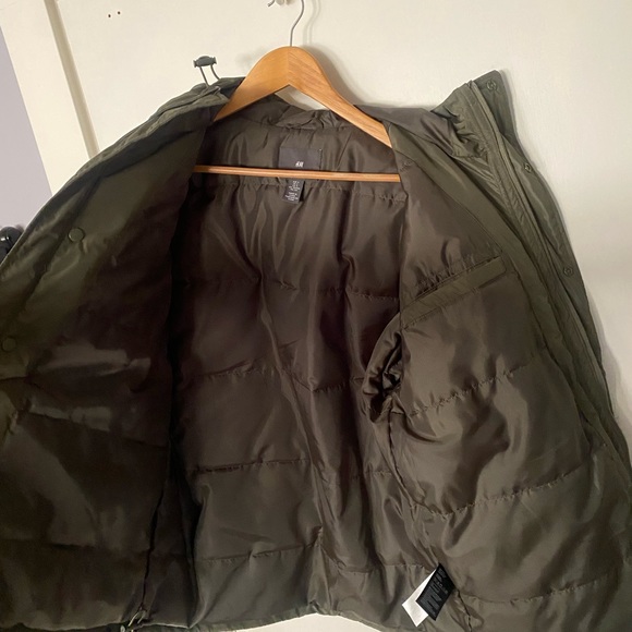 Dark green H&M jacket, waterproof and barely worn - Picture 3 of 4